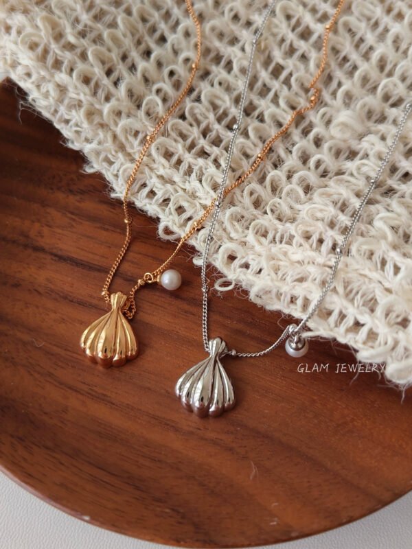 Personalized Clam Pendant Necklace in 18K Gold Vermeil with Freshwater Pearl | Adjustable 14–17″ | 18K Gold over 925 Sterling Silver