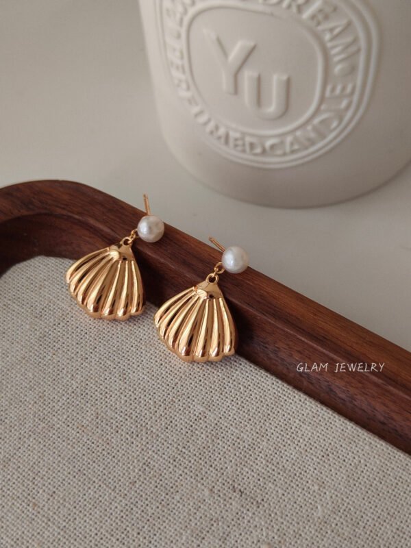 Freshwater Pearl Drop Earrings in 18K Gold Vermeil | 18K Gold over 925 Sterling Silver